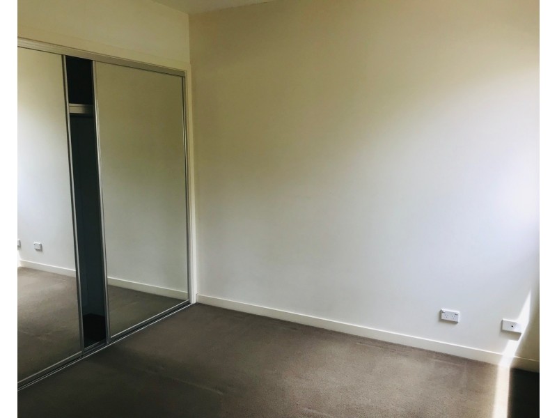 28/2 Monash Green Drive, Clayton VIC 3168