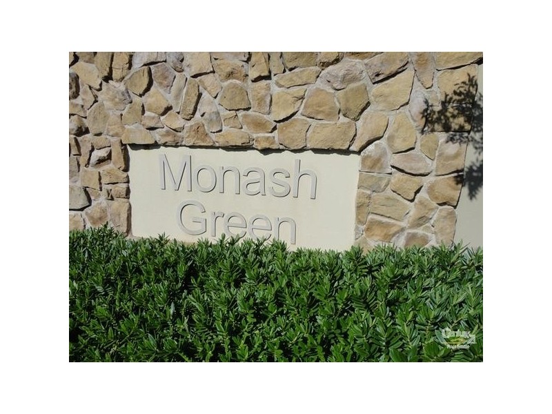 28/2 Monash Green Drive, Clayton VIC 3168