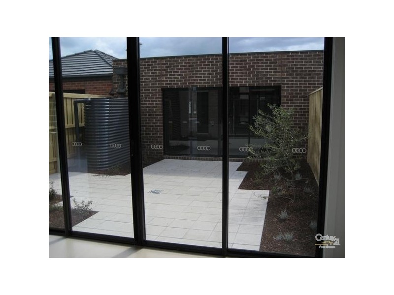 22 Evergreen Boulevard, Clayton South VIC 3169