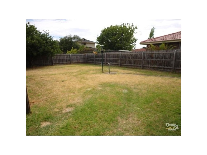 8 Tina Court, Clarinda VIC 3169