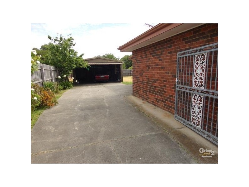 8 Tina Court, Clarinda VIC 3169