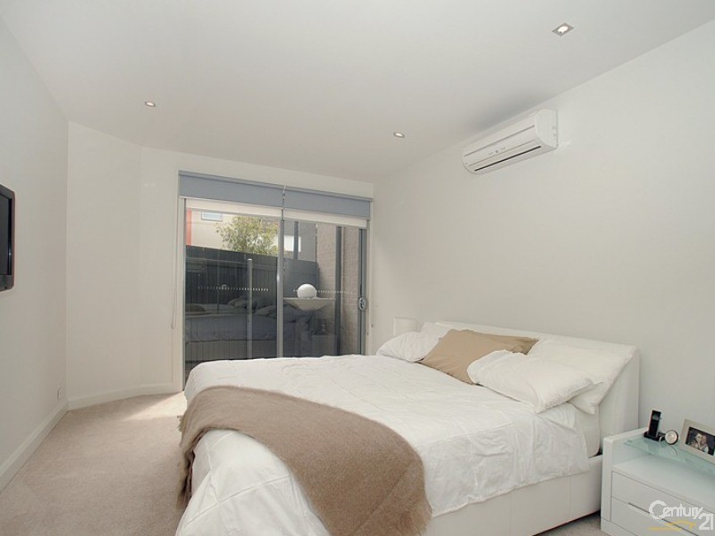 24 Silverbanks Grove, Mentone VIC 3194