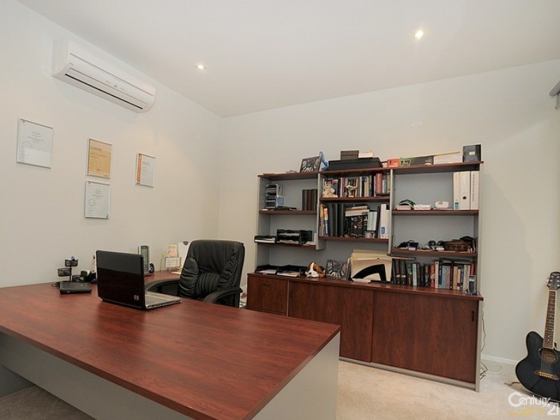 24 Silverbanks Grove, Mentone VIC 3194