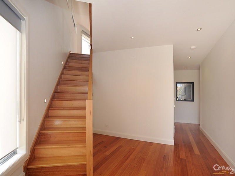 24 Silverbanks Grove, Mentone VIC 3194