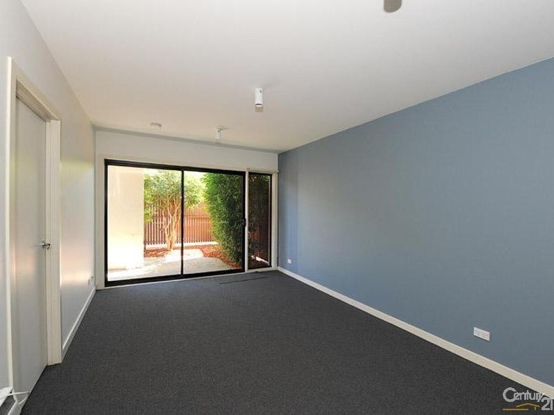 4/2 Monash Green Drive, Clayton VIC 3168