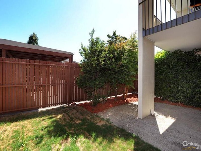 4/2 Monash Green Drive, Clayton VIC 3168