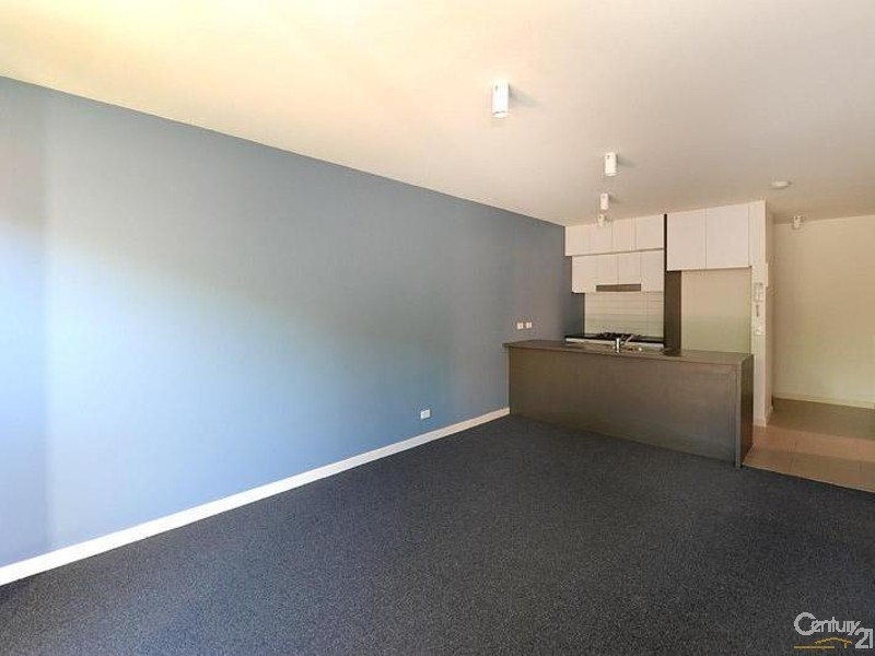 4/2 Monash Green Drive, Clayton VIC 3168