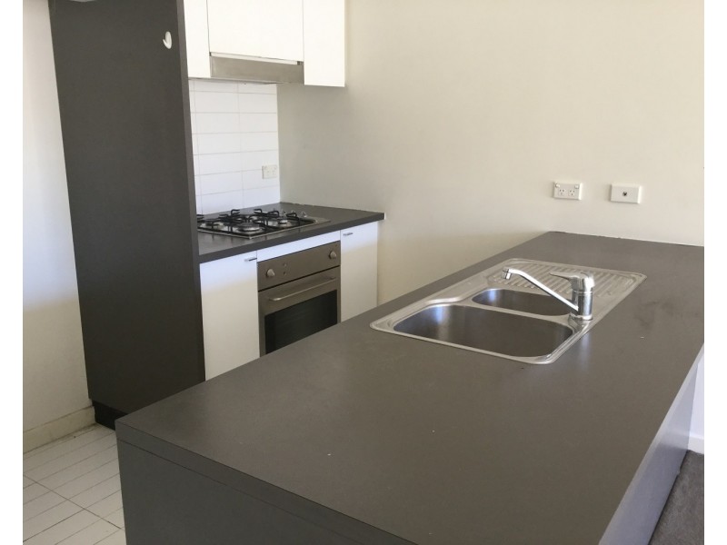 33/2 Greenfield Drive, Clayton VIC 3168