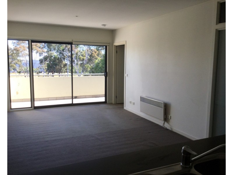 33/2 Greenfield Drive, Clayton VIC 3168