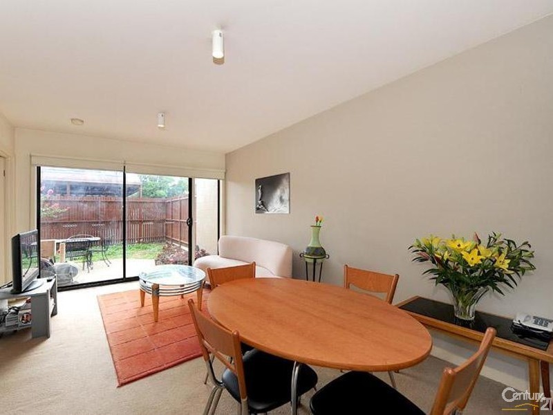 22/2 Monash Green Drive, Clayton VIC 3168