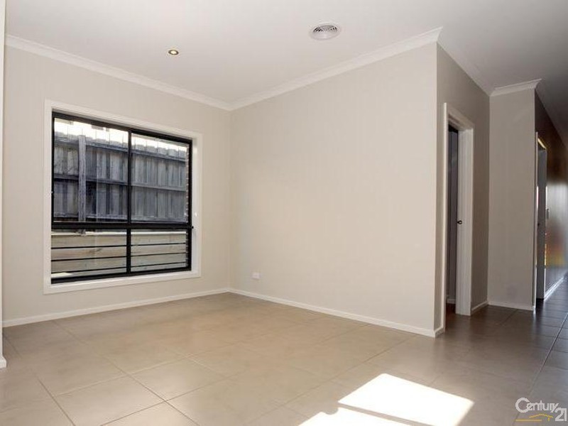 1/4 Rowson Grove, Clarinda VIC 3169