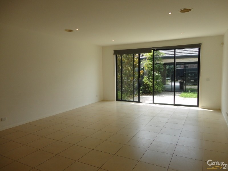 71 Rosebank Avenue, Clayton South VIC 3169