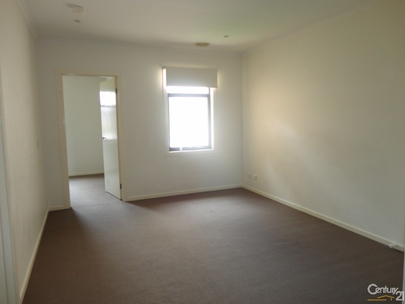 71 Rosebank Avenue, Clayton South VIC 3169