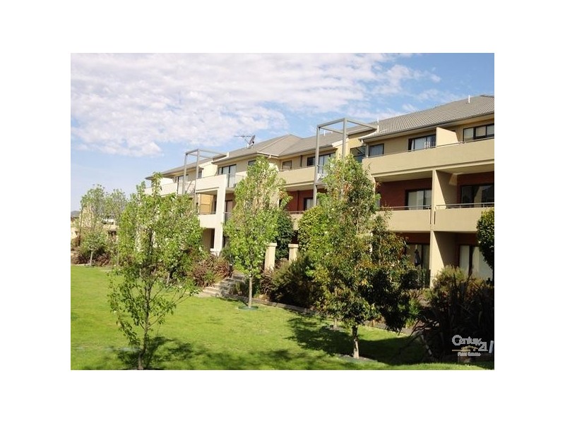 13/2 Monash Green Drive, Clayton VIC 3168