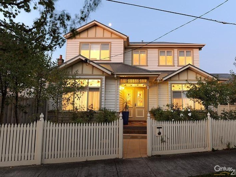 2 McPherson Avenue, Carnegie VIC 3163