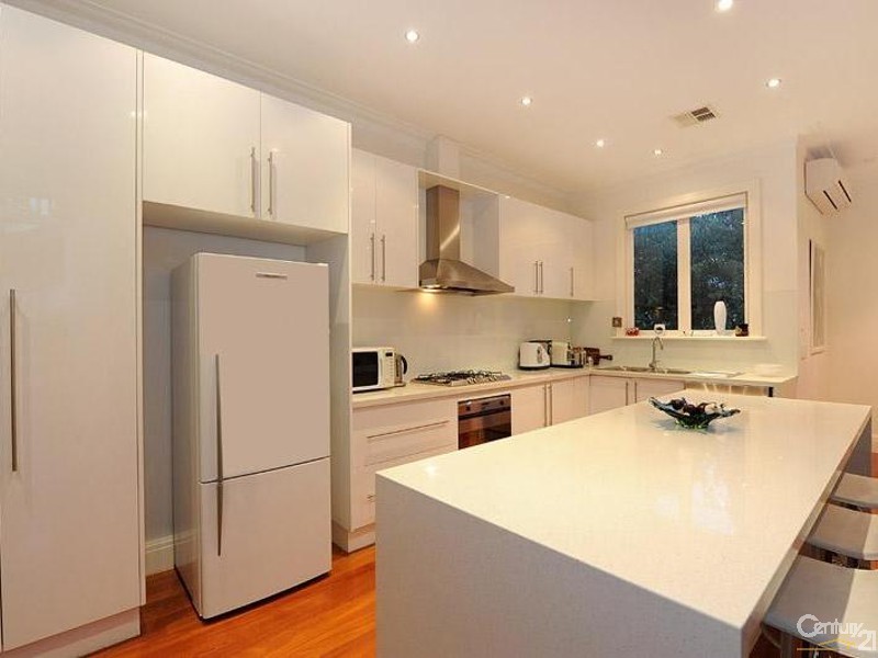 2 McPherson Avenue, Carnegie VIC 3163