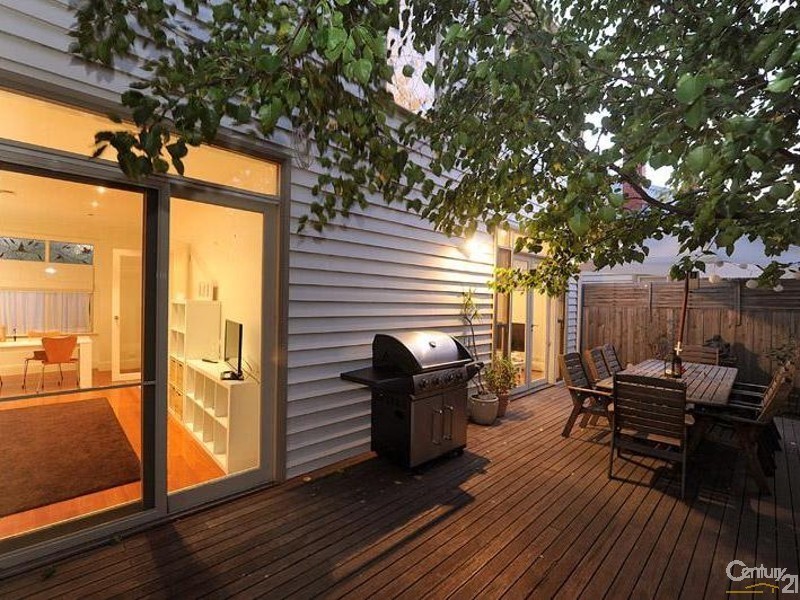 2 McPherson Avenue, Carnegie VIC 3163