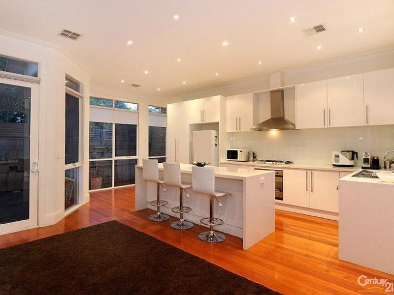 2 McPherson Avenue, Carnegie VIC 3163