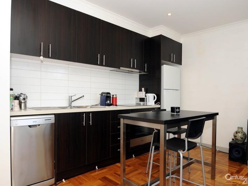 2/28 Burton Avenue, Clayton VIC 3168