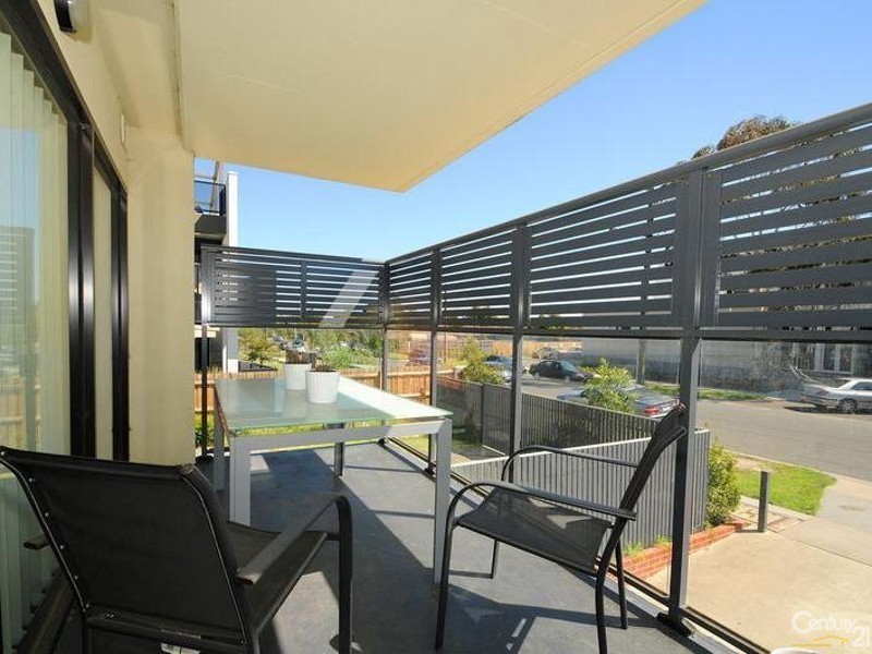 2/28 Burton Avenue, Clayton VIC 3168