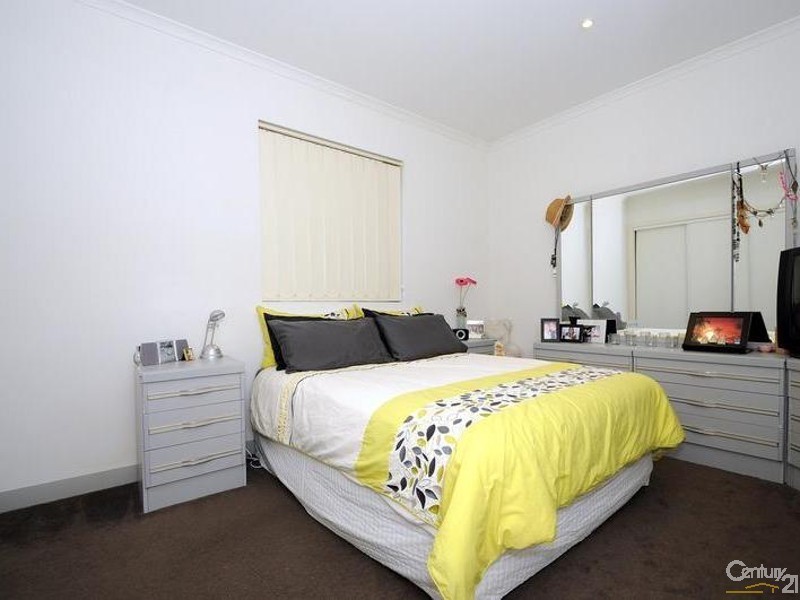 2/28 Burton Avenue, Clayton VIC 3168