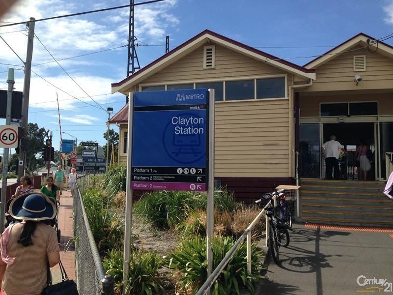 2/28 Burton Avenue, Clayton VIC 3168