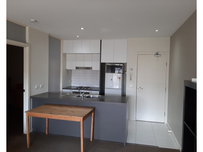 32/1 Greenfield Drive, Clayton VIC 3168