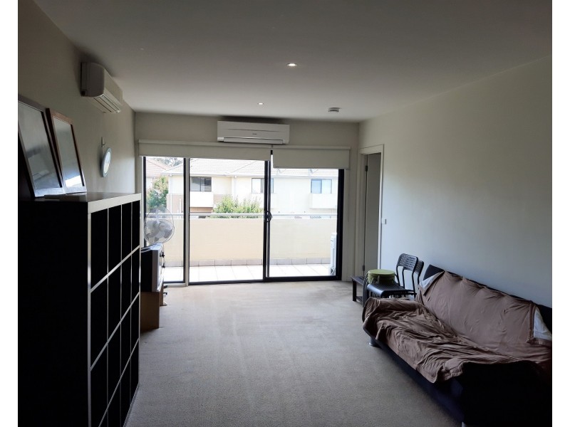 32/1 Greenfield Drive, Clayton VIC 3168