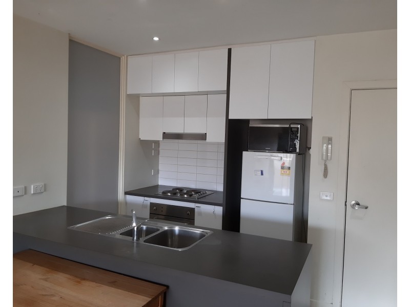32/1 Greenfield Drive, Clayton VIC 3168