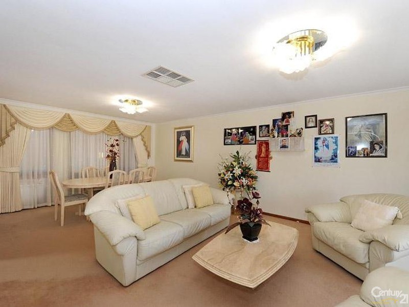 9 Rochell Court, Clayton South VIC 3169