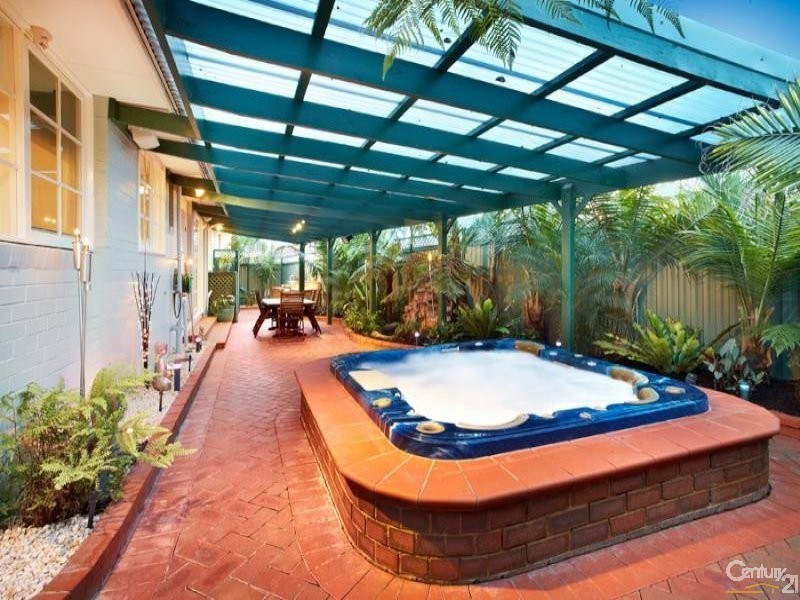 58 Sevenoaks Road, Burwood East VIC 3151