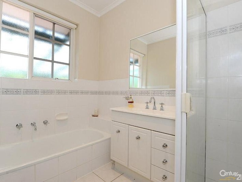 58 Sevenoaks Road, Burwood East VIC 3151