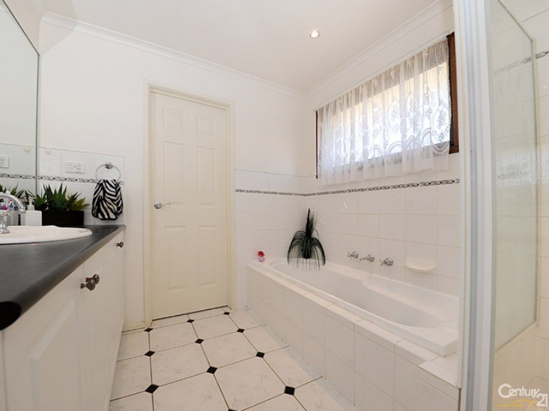 4 Shannon Court, Clarinda VIC 3169