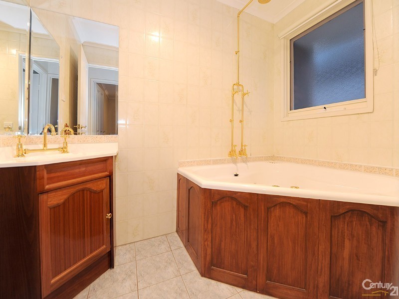 9 Balcombe Place, Dingley Village VIC 3172