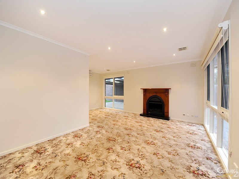 9 Balcombe Place, Dingley Village VIC 3172