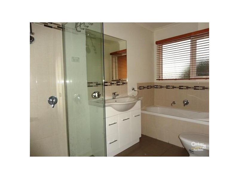 2/1478 Dandenong Road, Oakleigh VIC 3166