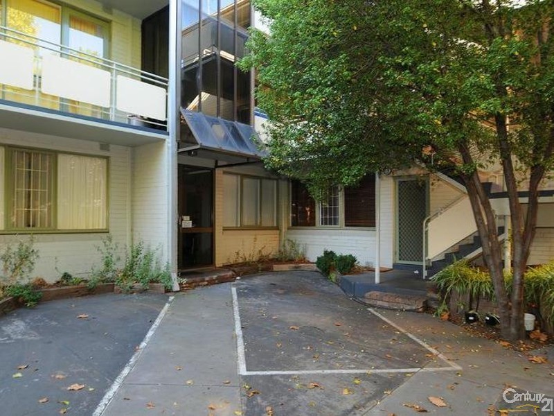4/17 Tiuna Grove, Elwood VIC 3184