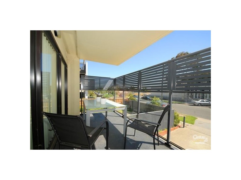 2/28 Burton Avenue, Clayton VIC 3168