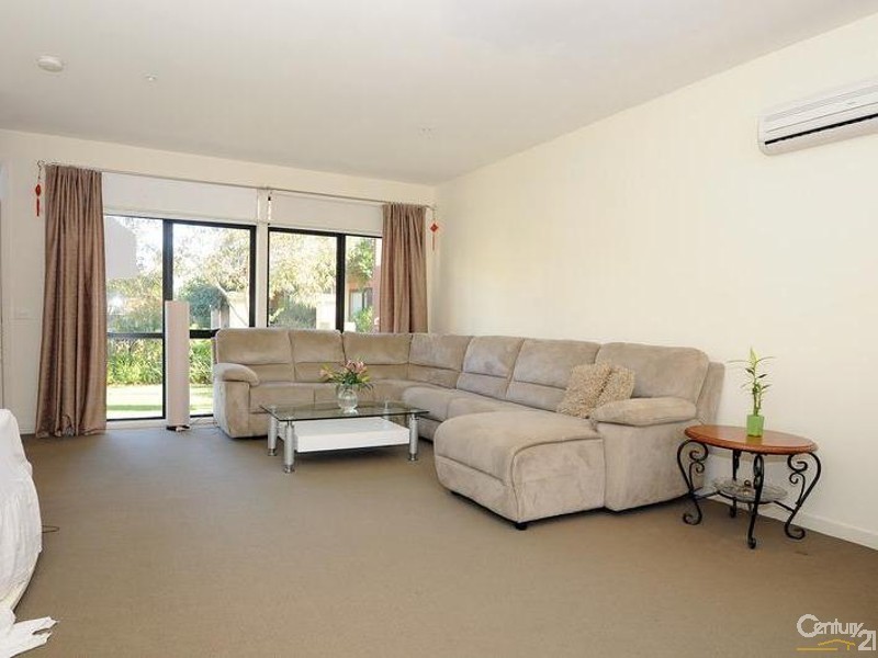33 Brushbox Court, Clayton VIC 3168