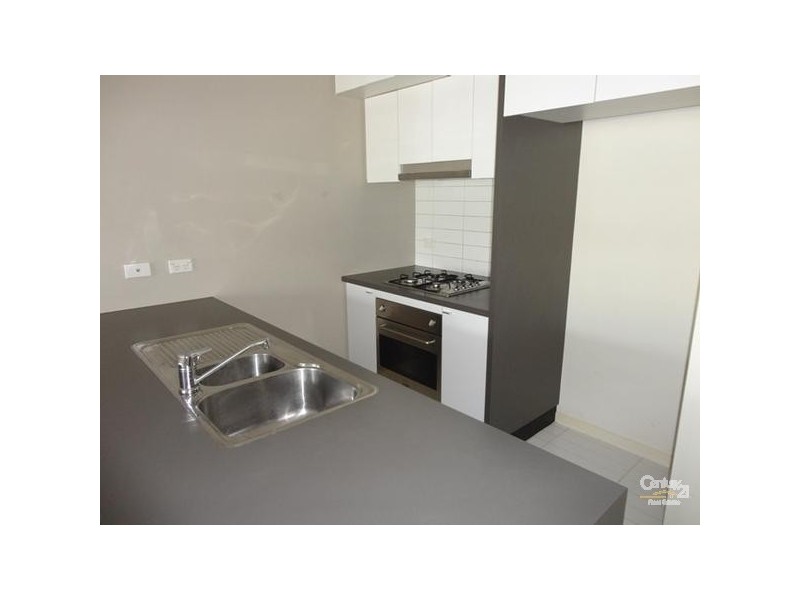 10/2 Greenfield Drive, Clayton VIC 3168