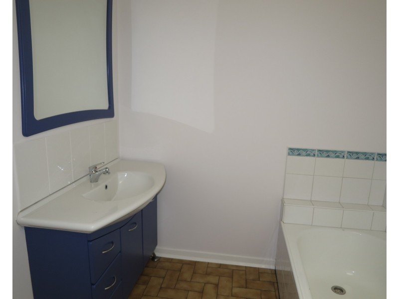 8/13 Seascape Street, Clayton VIC 3168