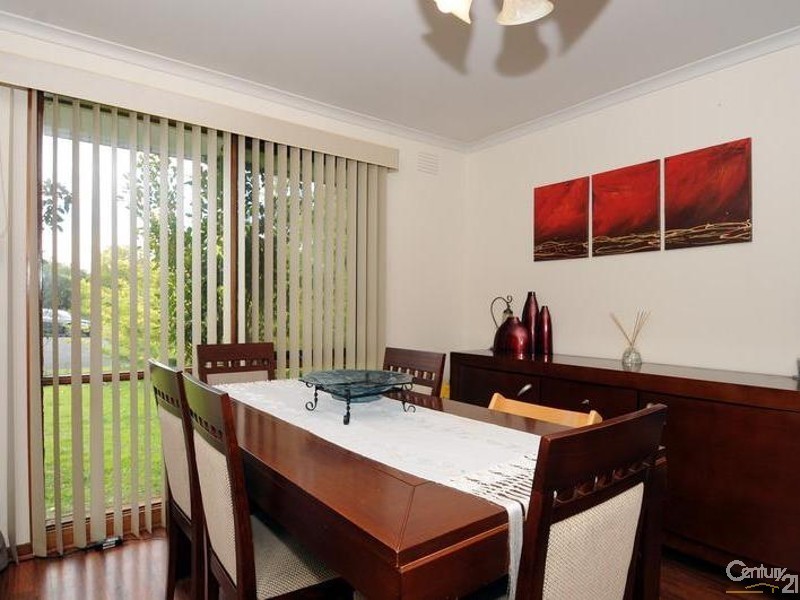 6 Hopkins Court, Clayton South VIC 3169