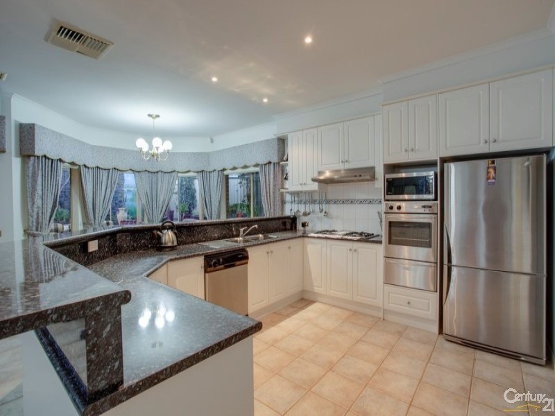 9 Homewood Boulevard, Hallam VIC 3803