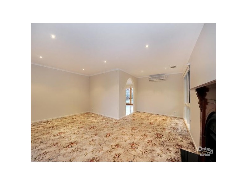 9 Balcombe Place, Dingley Village VIC 3172