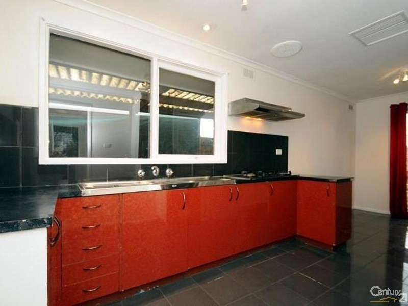 9 Hopkins Court, Clayton South VIC 3169