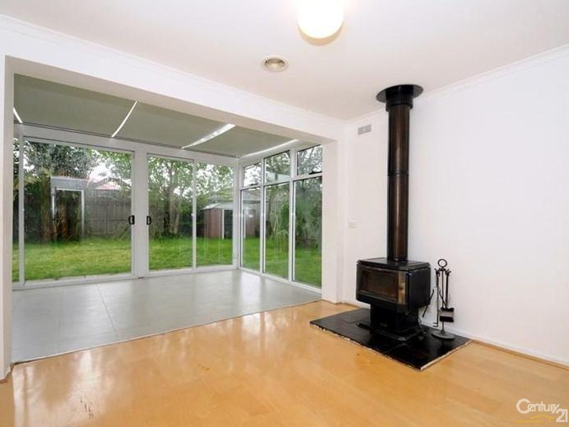 9 Hopkins Court, Clayton South VIC 3169