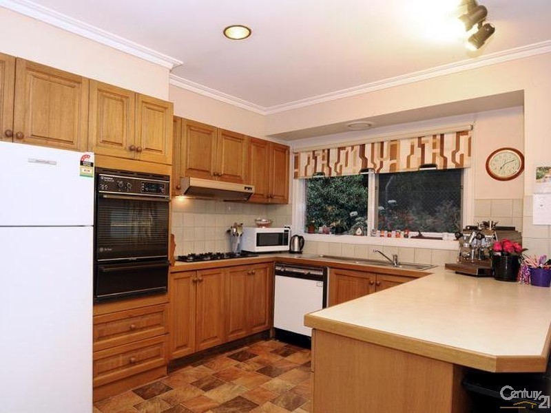 7/2 Greenview Close, Dingley Village VIC 3172