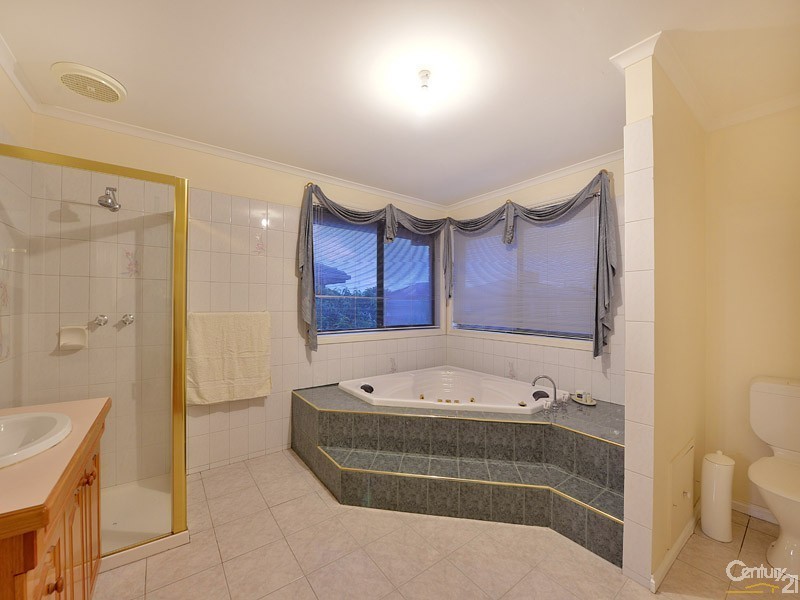 13 Schneider Crescent, Clarinda VIC 3169