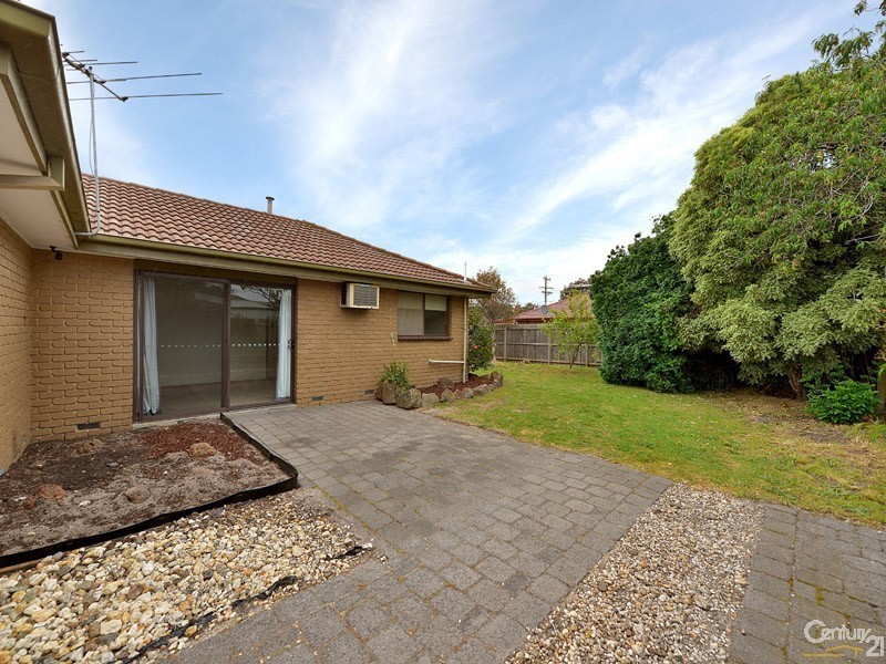 9 Tarago Crescent, Clayton South VIC 3169