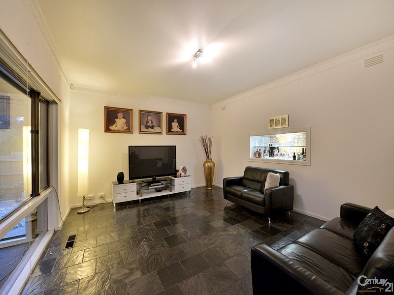 39 Springs Road, Clayton South VIC 3169